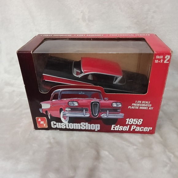 Amt Other - AMT CustomShop 1958 Edsel Pacer 1:25 Scale Predecorated Plastic Model Kit 30245